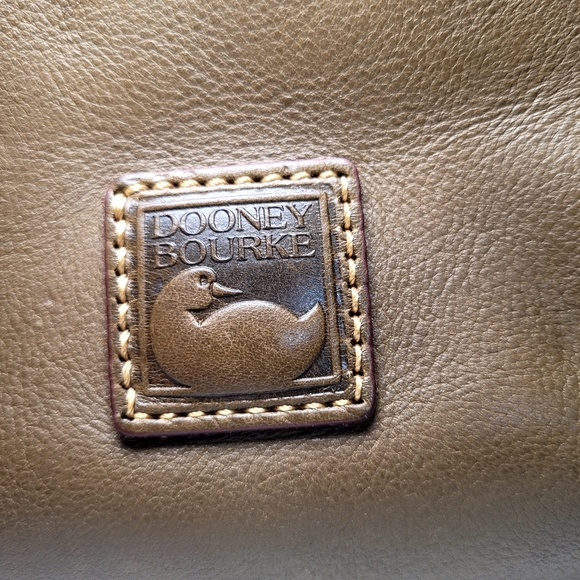 Dooney and Bourke Florentine leather crossbody army green bag - Picture 7 of 16